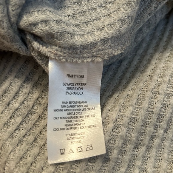 Target Kids Sweater Size Large(11-12) Gray - Picture 2 of 3
